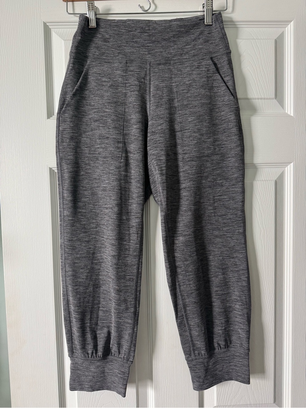 NWOT Lululemon Align Joggers Size 6 High Rise Crop Joggers - Heathered Grey